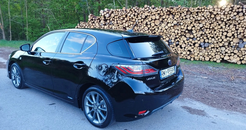 Lexus CT cena 49000 przebieg: 257000, rok produkcji 2011 z Przecław małe 137